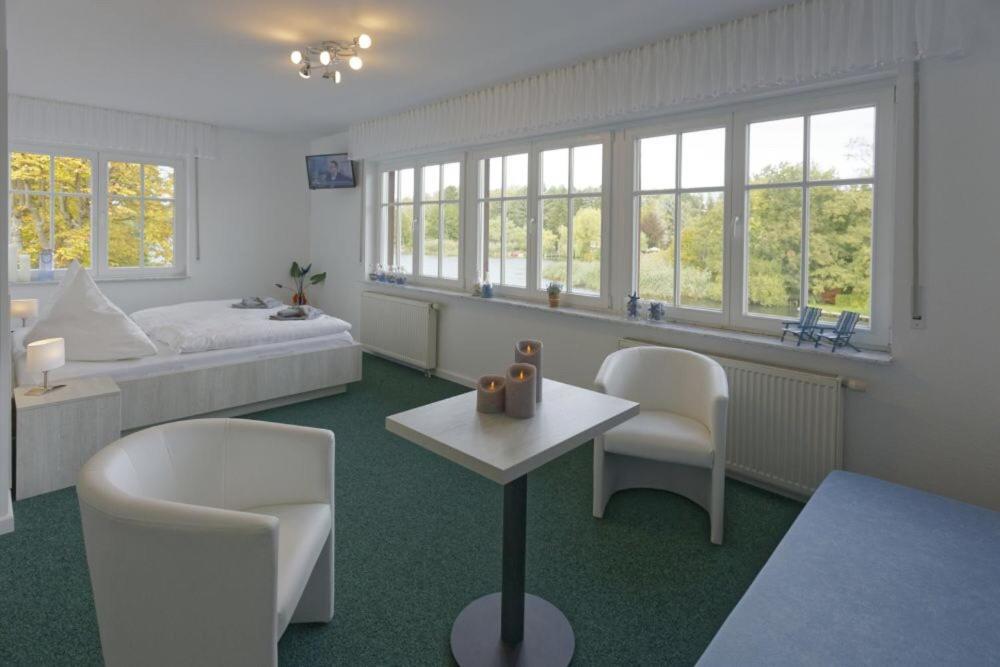 Neu-Helgoland Hotel Berlin Exterior foto